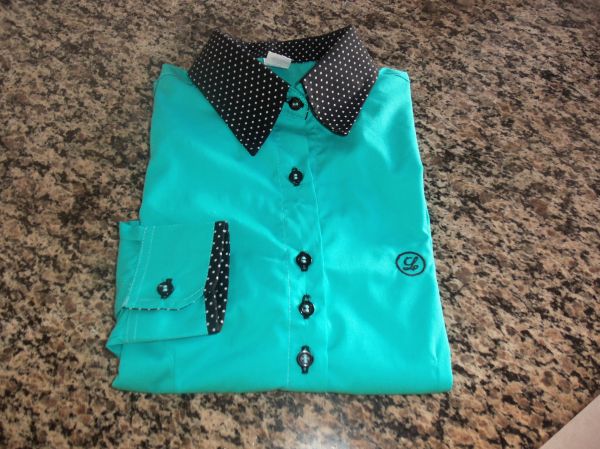 Camisete Azul detalhe preto